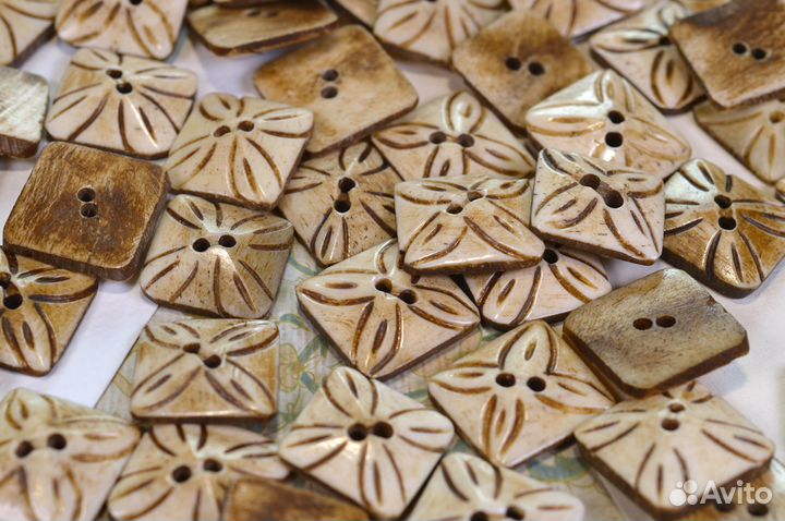 Пуговицы из рога и кости
