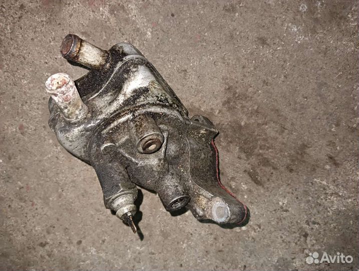 Кронштейн масляного фильтра Passat b3 T4 1.9d