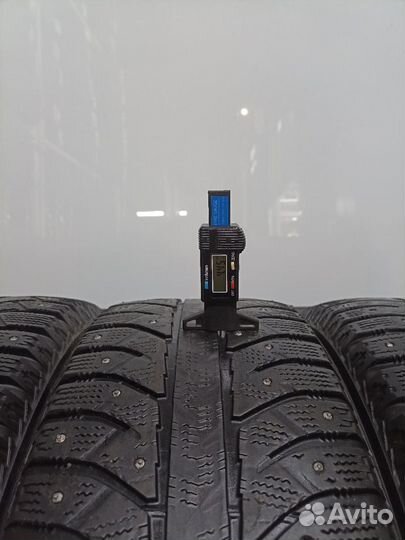 Bridgestone Ice Cruiser 7000 215/60 R16