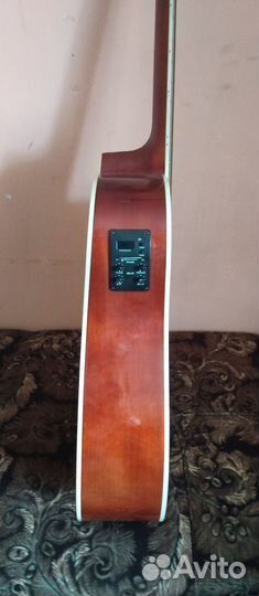 Акустическая гитара