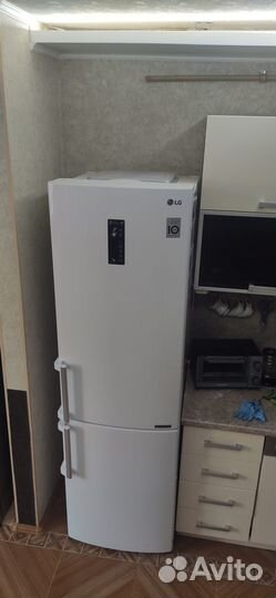 Холодильник с морозильником LG