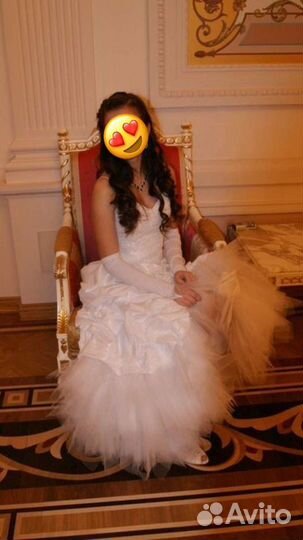 Бальное белое вечернее платье