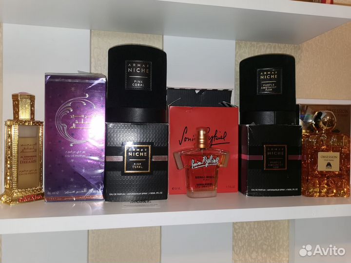 Разгружаю парфюмерный шкаф