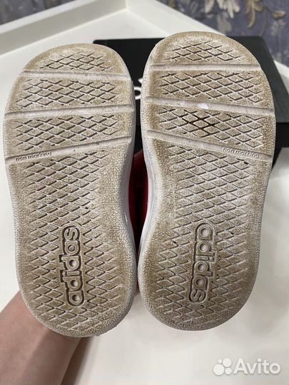 Кроссовки adidas