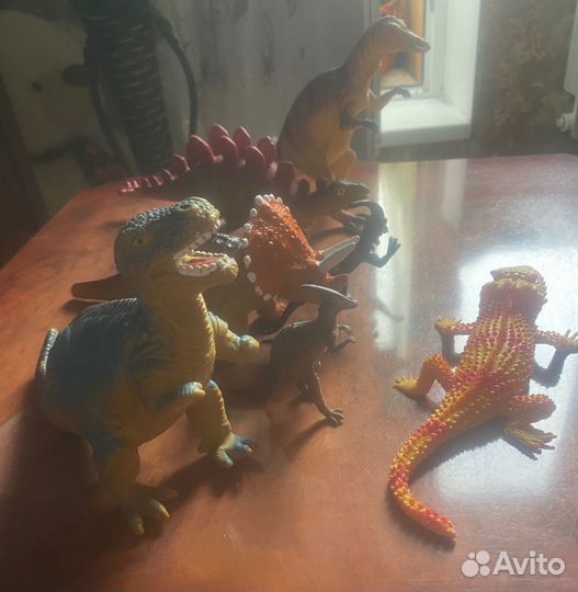 Динозавры игрушки