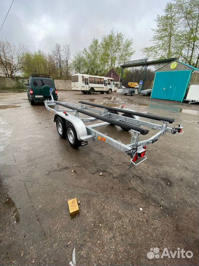 Прицеп с тормозами L 8022-2.30.502. Доставка