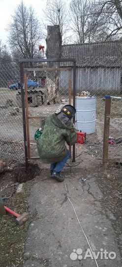Забор из сетки рабицы и профлиста