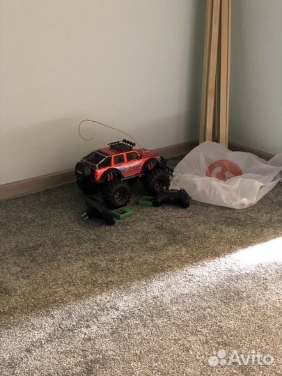 Детская машинка на радиоуправление