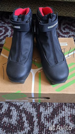 Лыжные ботинки spine