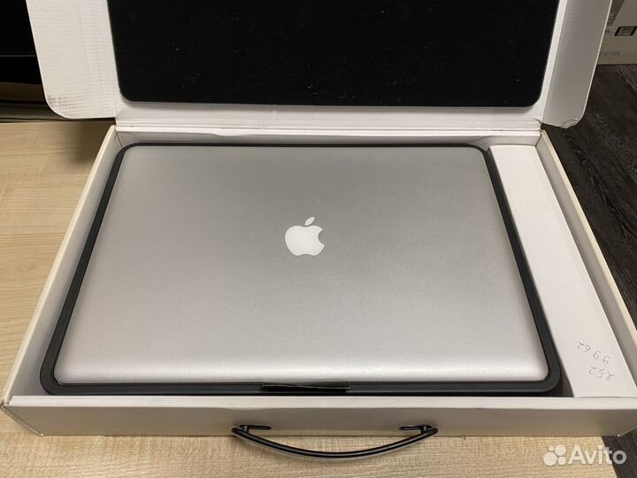 Apple MacBook Pro 17-inch, Late 2011