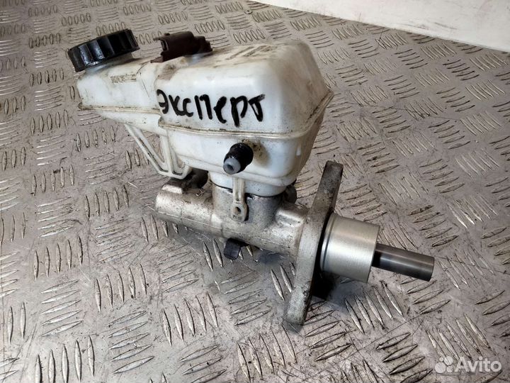 Главный тормозной цилиндр Peugeot Expert 2