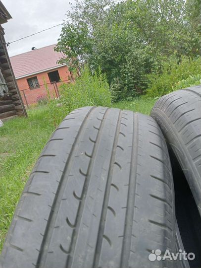 Goodyear EfficientGrip SUV 4x4 215/60 R17 96