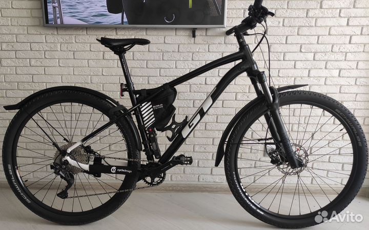 GT avalanche comp 29 L+Rockshox Recon Ноги 32