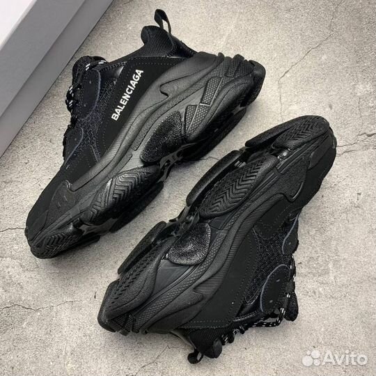 Balenciaga Triple S «Black White Laces»