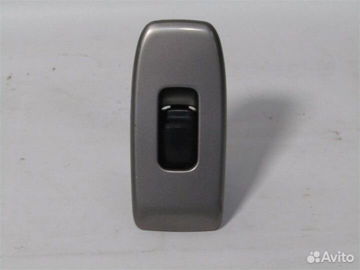Кнопка стеклоподъемника передняя правая Mitsubishi