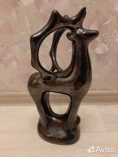 Статуэтка олень