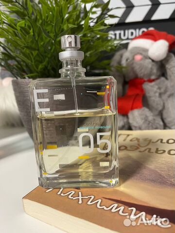 Escentric molecules 05