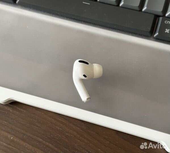 Левый наушник AirPods Pro (1 generation)