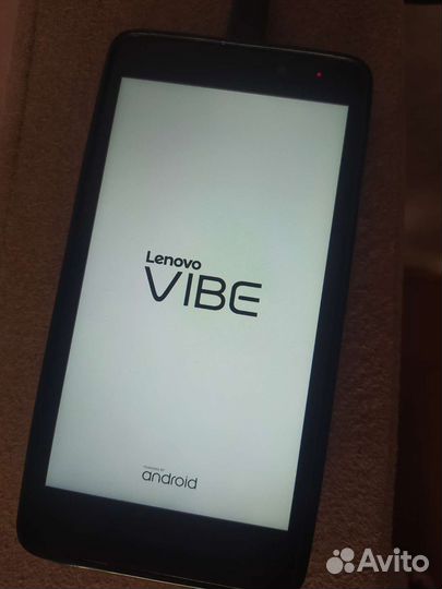 Телефон сенсорный Lenovo