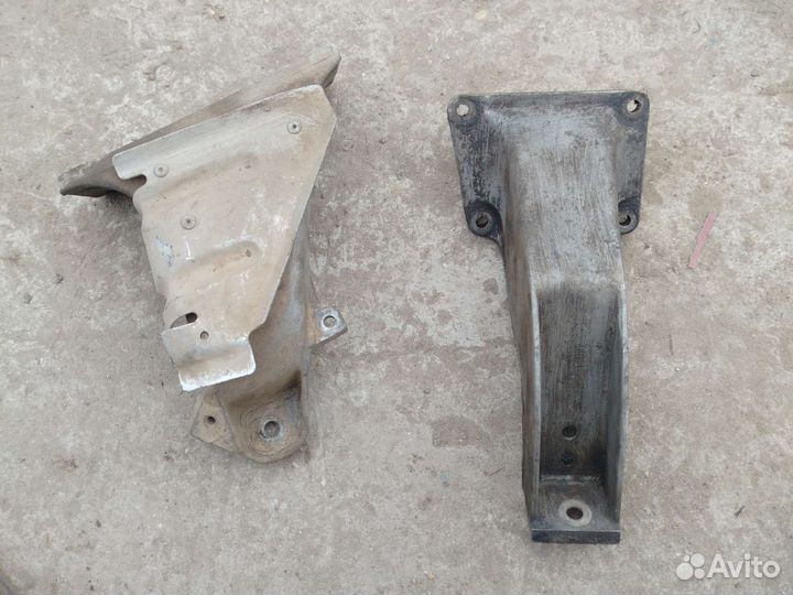 Кронштейн двигателя BMW 5 E39