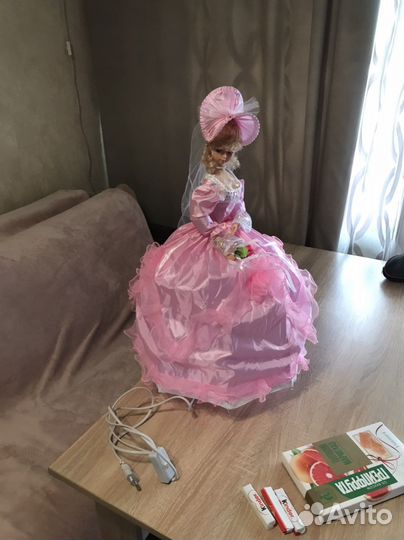 Настольный светильник, музыкальная кукла