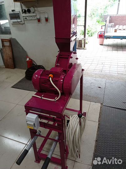 Зернодробилка б/у