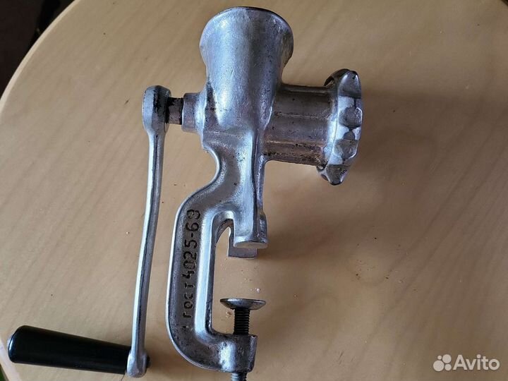 Мясорубка чугунная