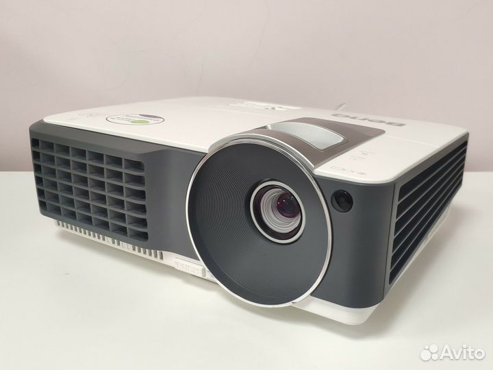 Мультимедийный HD проектор benq