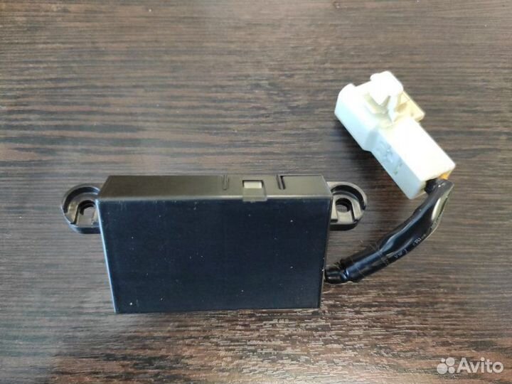 Блок электронный Toyota Land Cruiser 200 2007