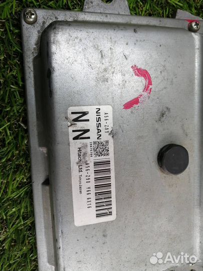 Блок управления двс Nissan Serena 25