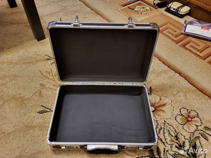 Кейс чемодан