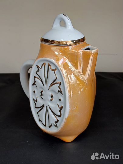 Кофейник фарфоровый перламутровый 18 см