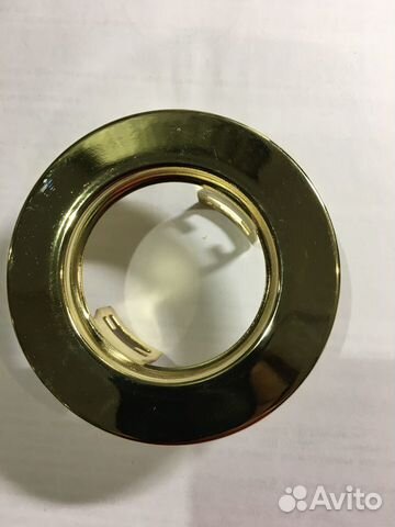 Потолочные светильники и галогеновые лампочки