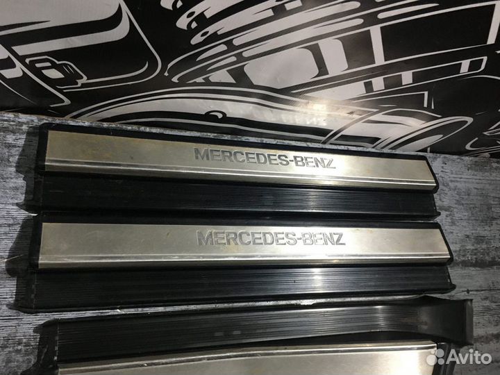 Внутренние накладки порогов Mercedes-Benz W140