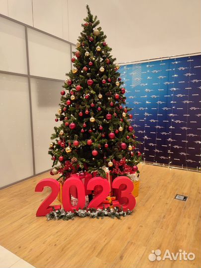 Новогоднее оформление офисов магазинов