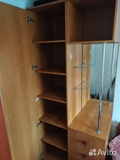 Шкаф
