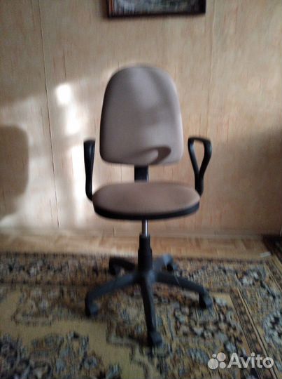Продам компьютерный стол и стул