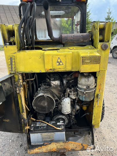 Мини-погрузчик Уралвагонзавод ПУМ-500, 2000