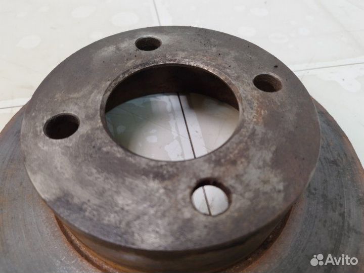 Тормозной диск задний левый Audi 90 B3 NG 1989