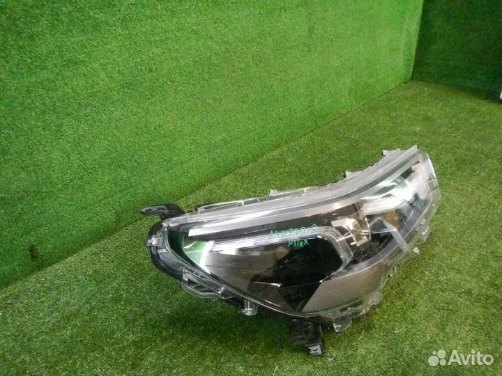 Фара правая Toyota Hilux Pick Up