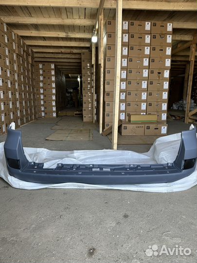 Задний бампер на Toyota land cruiser 200
