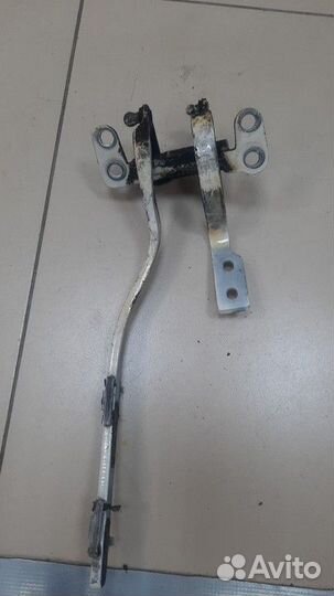 Петля крышки багажника Volkswagen Touareg