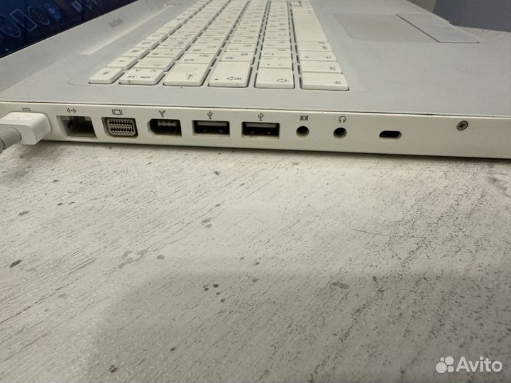 Ноутбук apple MacBook