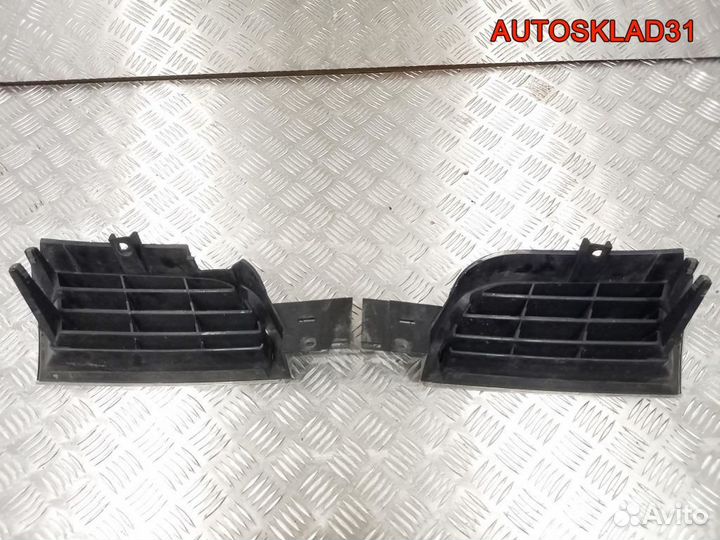 Решетка радиатора Mitsubishi Carisma MR914635 хром