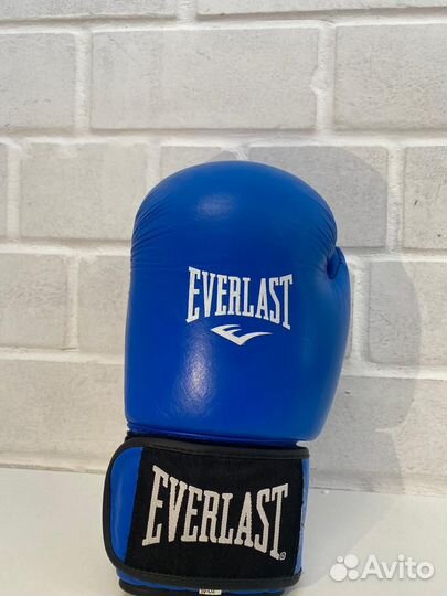 Боксерские перчатки