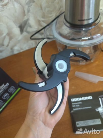 Измельчитель для кухни Redmond (новый)