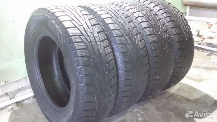 Nokian Tyres Hakkapeliitta R 225/70 R16