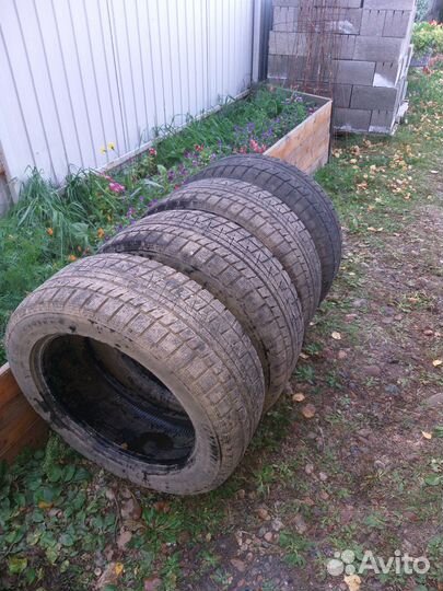 Bridgestone Blizzak Revo1 245/50 R18