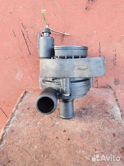 Насос водяной (помпа) Mercedes-Benz E-Class W211