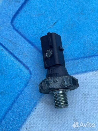 Датчик давления масла 06H919081h